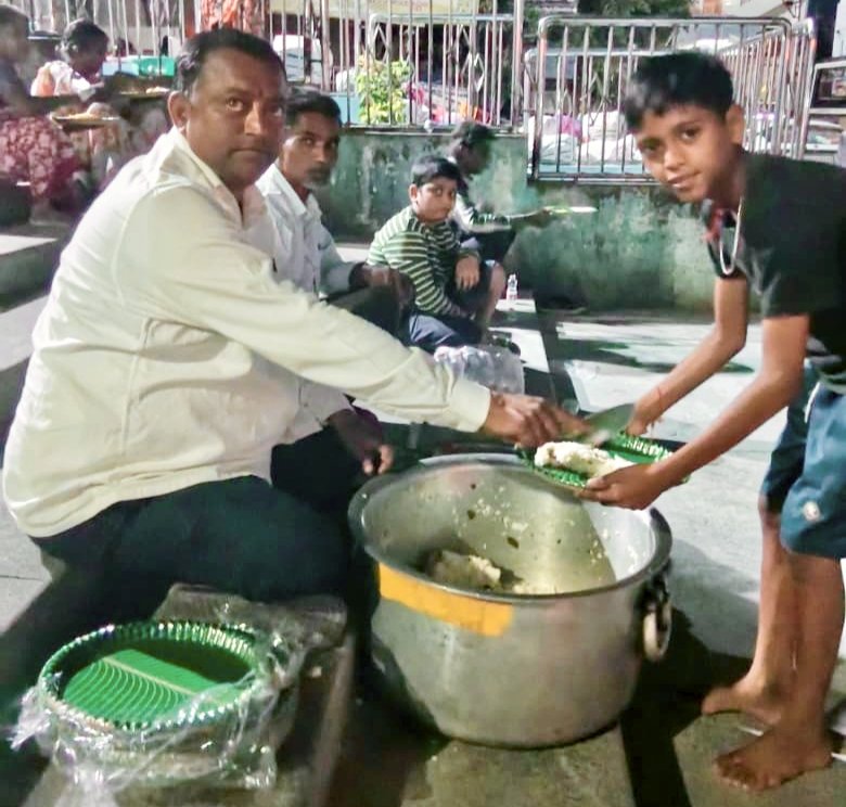 అన్నం మిగిలిందా? పారవేయకండి. పంచిపెడదాం  మై వేములవాడ చారిటబుల్ ట్రస్ట్